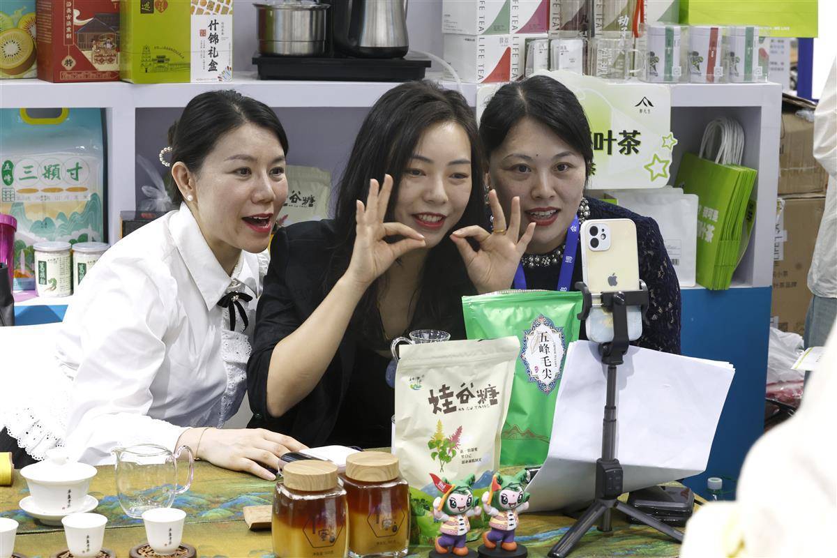 威尼斯真人发牌